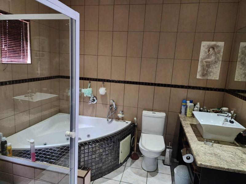 4 Bedroom Property for Sale in Sasolburg Ext 4 Free State